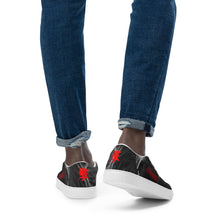 Load image into Gallery viewer, Men’s STATUE OF VISIONARIES slip-on canvas shoes
