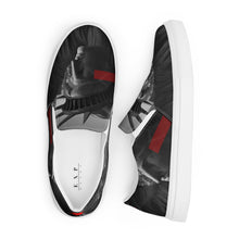 Load image into Gallery viewer, Men’s STATUE OF VISIONARIES slip-on canvas shoes
