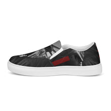 Load image into Gallery viewer, Men’s STATUE OF VISIONARIES slip-on canvas shoes
